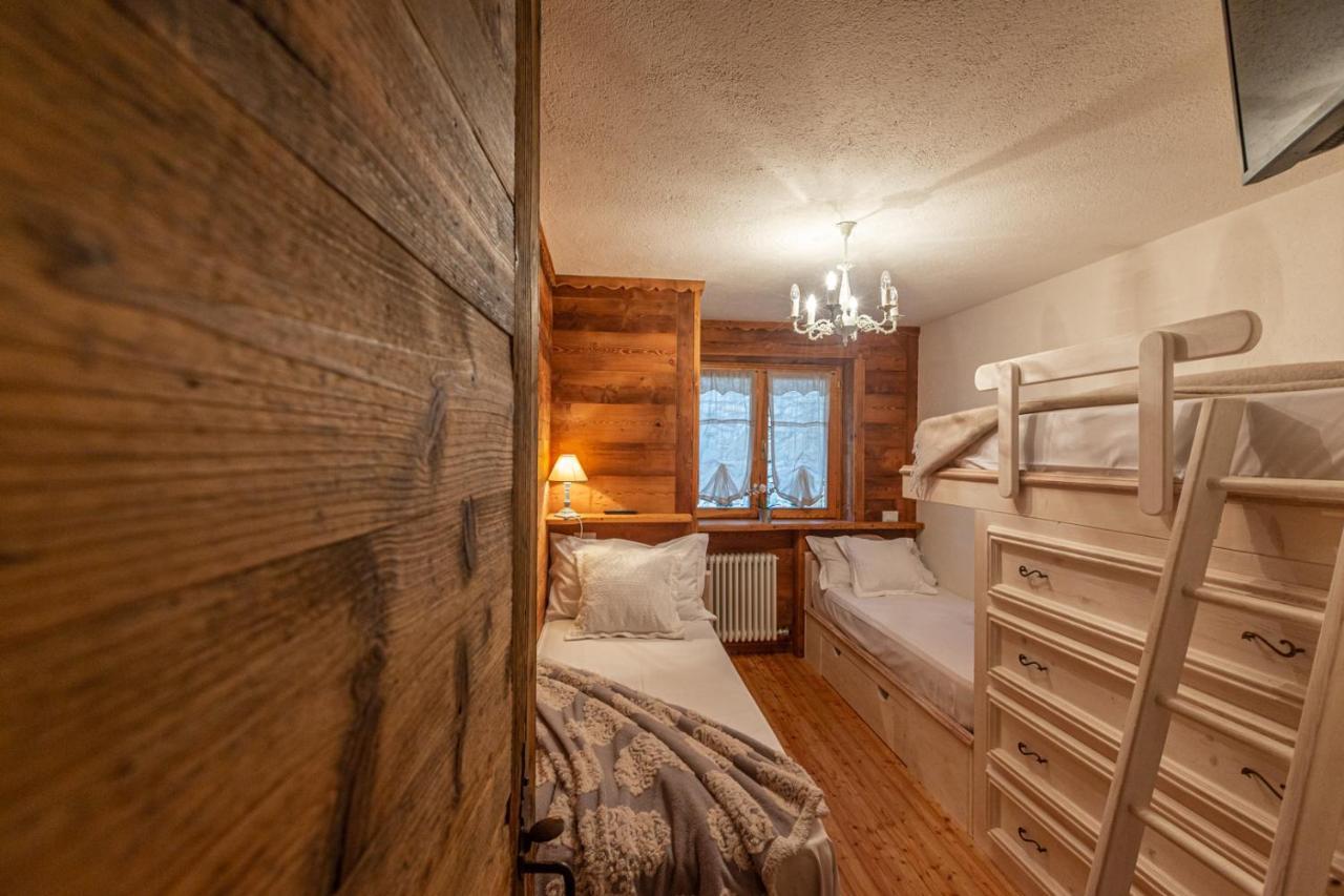 L'Atelier Du Temps - Le Petit Refuge Appartement กอนเญ ภายนอก รูปภาพ