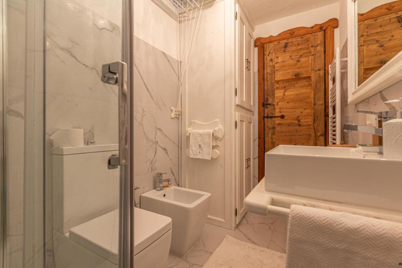 L'Atelier Du Temps - Le Petit Refuge Appartement กอนเญ ภายนอก รูปภาพ